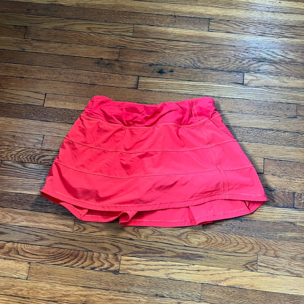 LULULEMON RED ORANGE SKIRT SHORT size 6